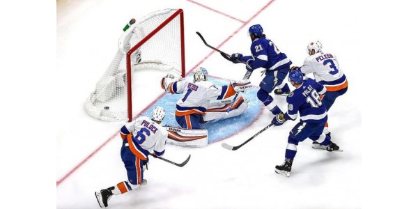 New York Islanders wonnen hun eerste overwinning vanwege de afwezigheid van belangrijke spelers in Tampa Bay Lightning